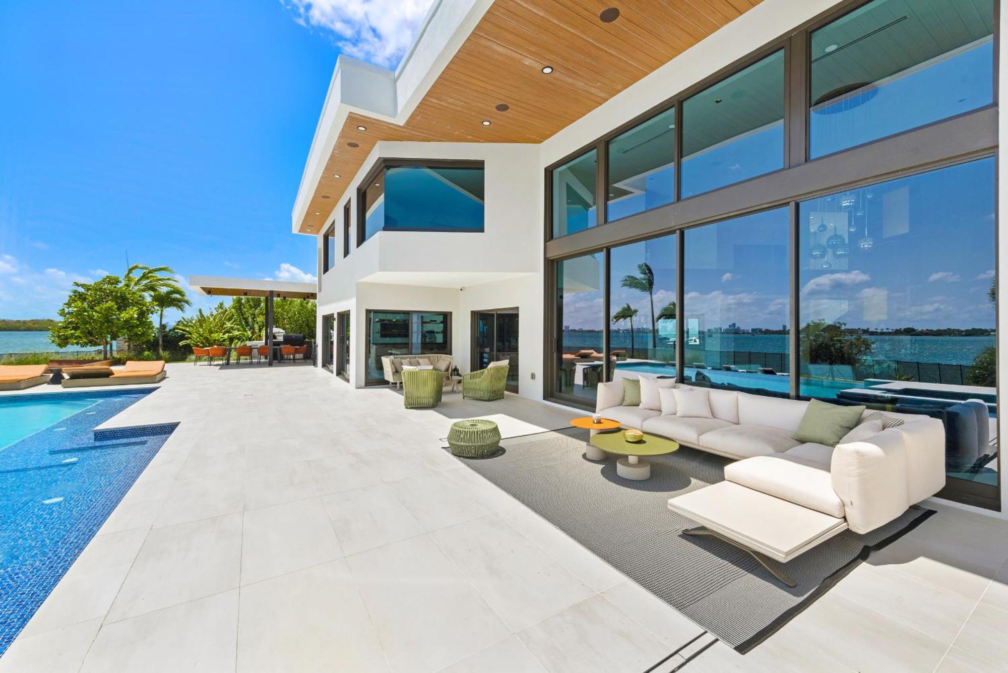 Indulge In Luxury Your Tranquil Resort Mansion Awaits In Vibrant Miami North Miami Esterno foto