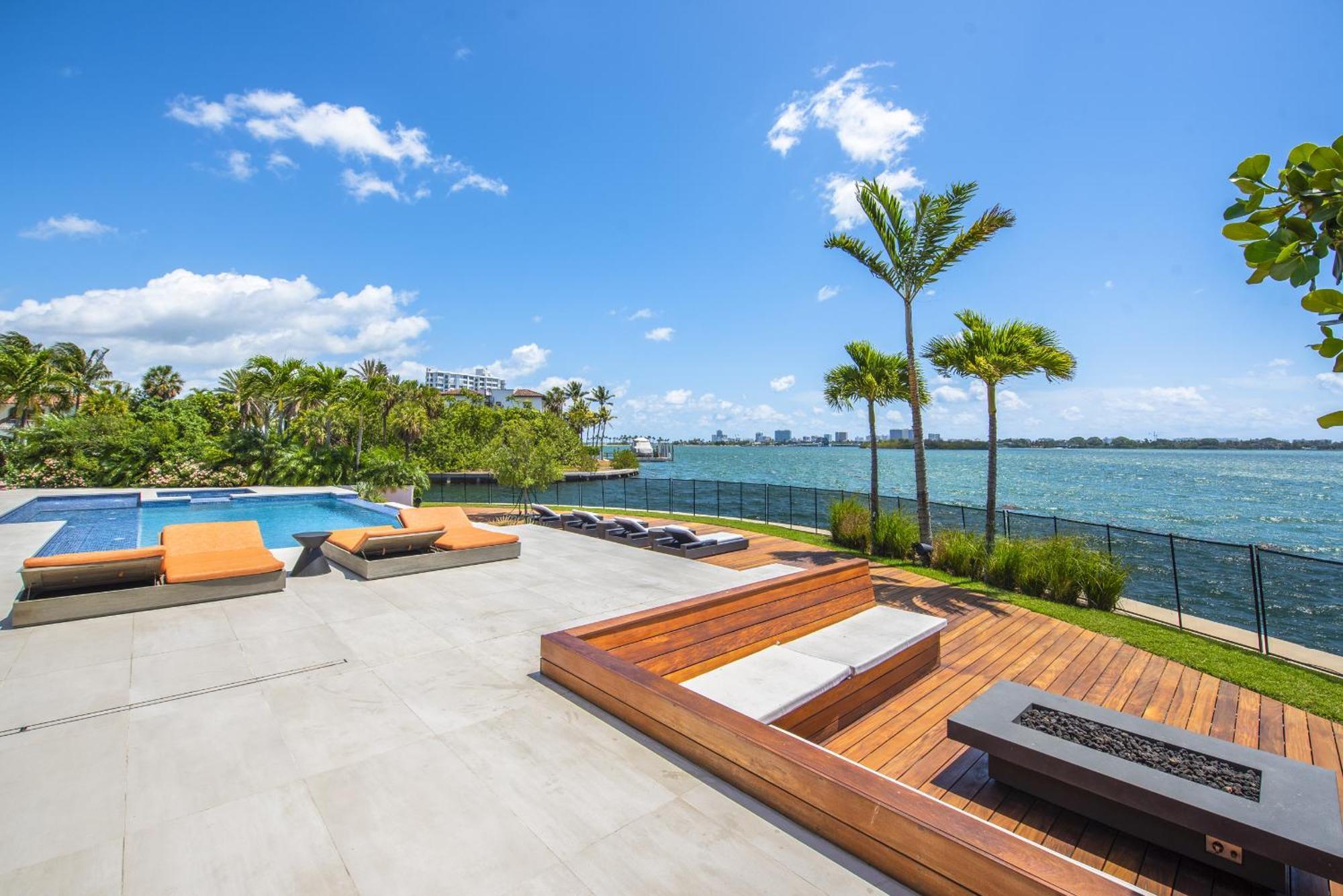 Indulge In Luxury Your Tranquil Resort Mansion Awaits In Vibrant Miami North Miami Esterno foto